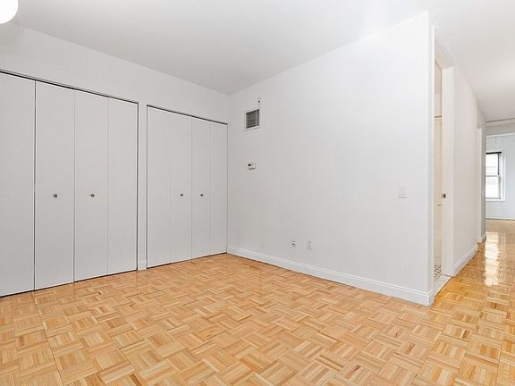 3rd image of 88 Greenwich St APT 423