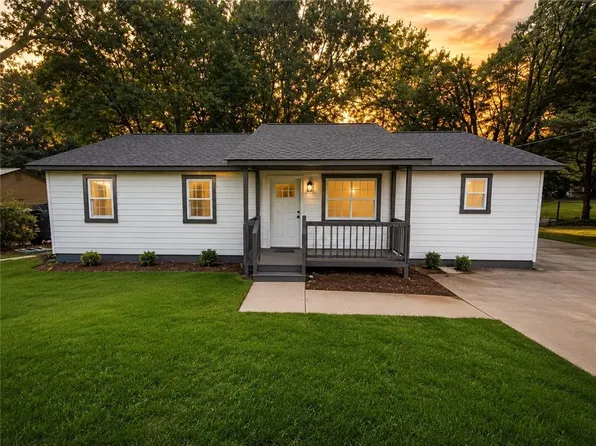 1565 Rock Springs Rd, Buford, GA 30519