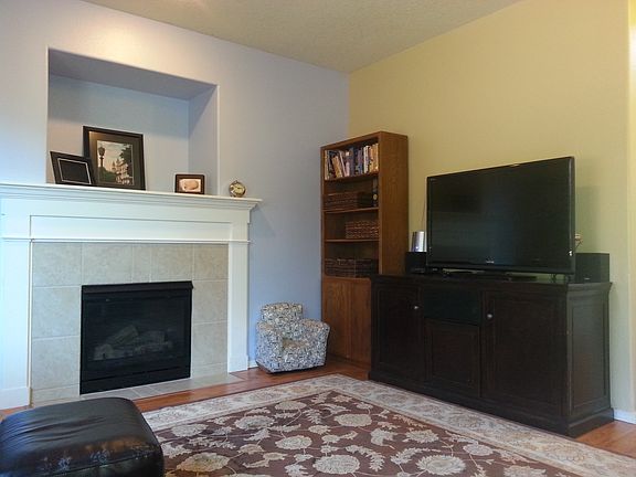 4th image of 1767 SE Gerhard Dr