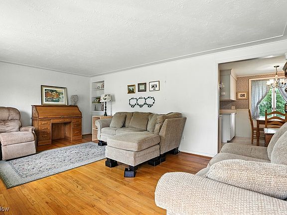 5th image of 1612 W 39th St