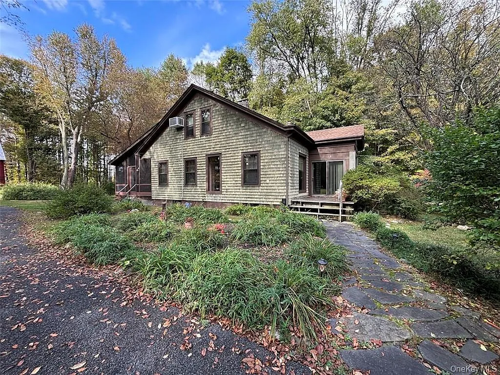 2 bed, 2.0 bath, 1887 sqft, $2,750 — Photo 1