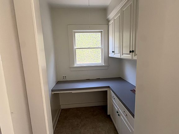 5th image of 2331 Chapala St