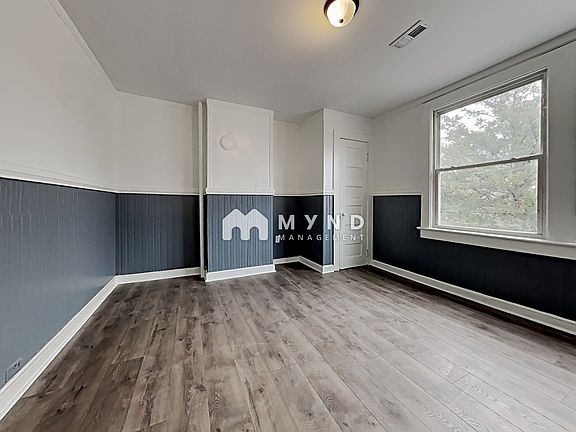 3rd image of 907 W 5th Ave #4