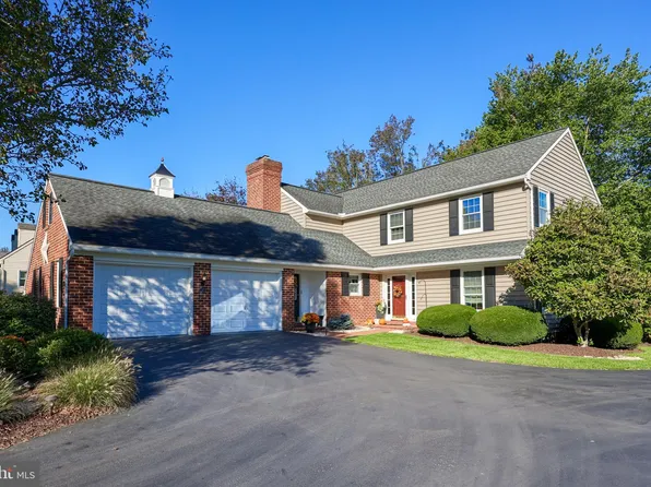 511 Greenhowe Dr, Lititz, PA 17543