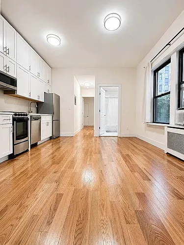 294 W 92nd St #5E Photo 1