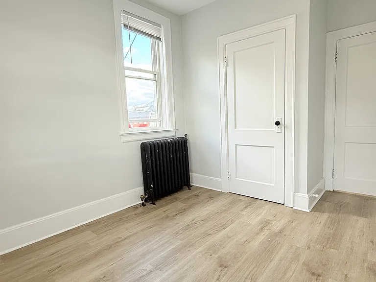 74 Hanna St W #8 — Photo 9