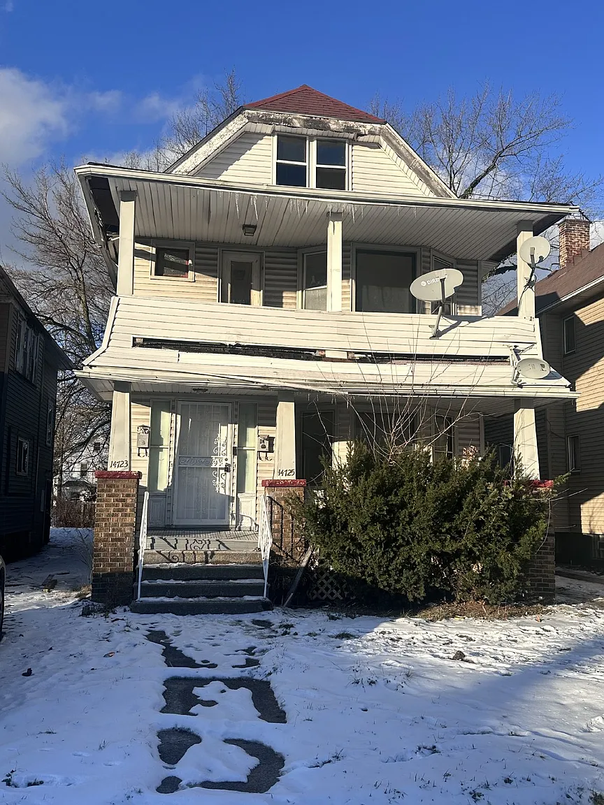 14725 Elm Ave photo 1