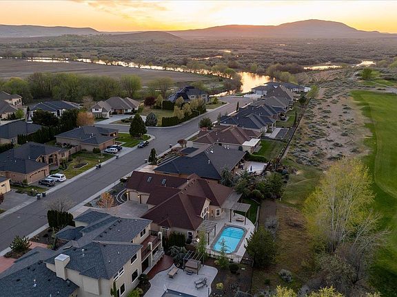 4th image of 3068 Bluffs Dr
