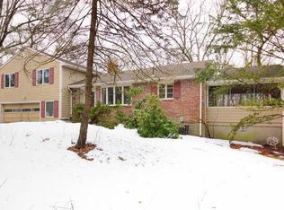 20 Crest Dr, Dover, MA 02030