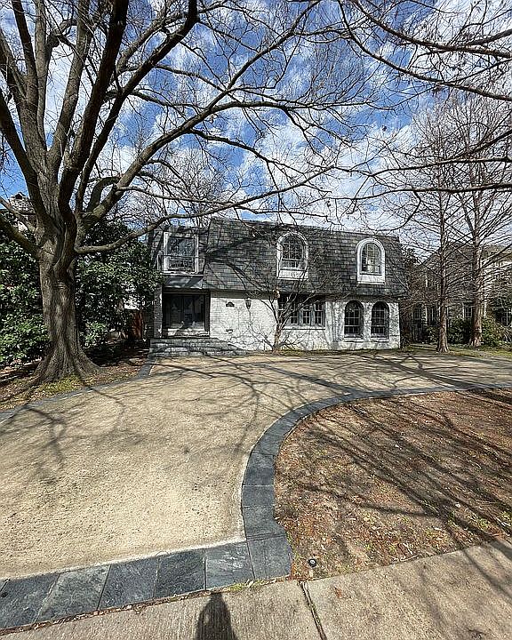 2nd image of 3712 Lovers Ln