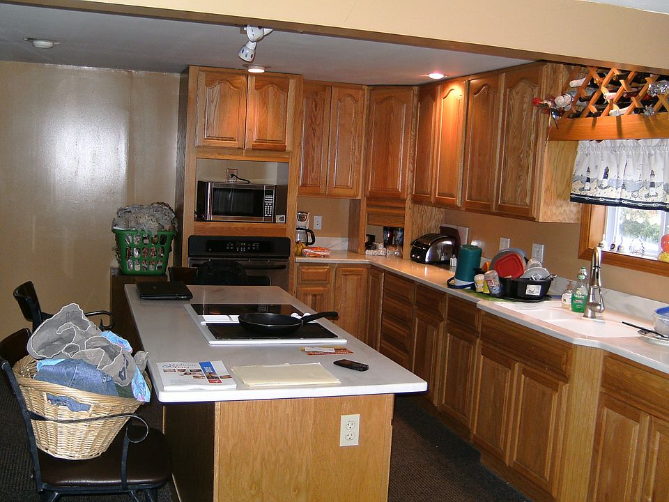 2nd image of 11 Hendricks St