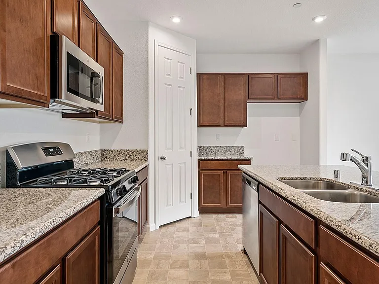 306 Mercantile St — Photo 5