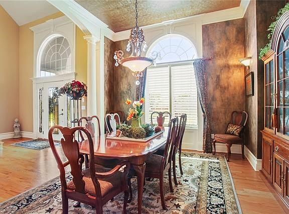 4th image of 10505 N Dalton Ave