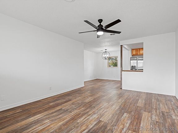 4th image of 213 NE Elmhurst Ave