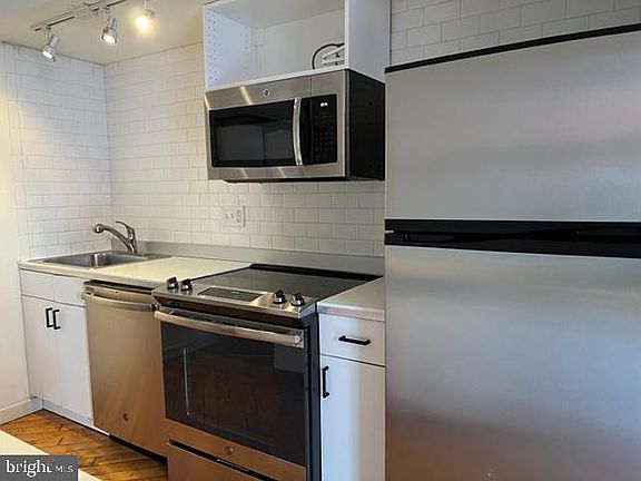 3rd image of 428 N 13th St APT 5D