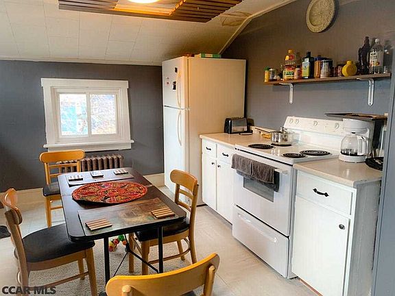 5th image of 399 Pine St