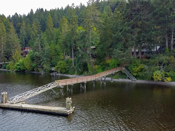 122 Ontario Pl, Saltspring Island, BC V8K 2L5