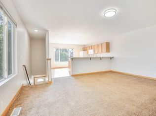 7702 S 25th St, Bellevue, NE 68147