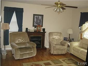 2nd image of 2 Kensington Cir