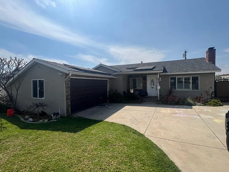 711 S Armel Dr — Photo 1