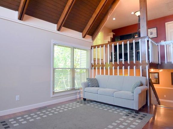 3rd image of 1051 Pacific Ct
