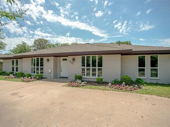 3rd image of 1205 Wilson Dr