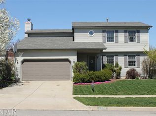 2814 Arrowhead Dr, Bloomington, IL