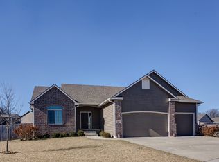 505 Stone Glenn Cir, Manhattan, KS 66503