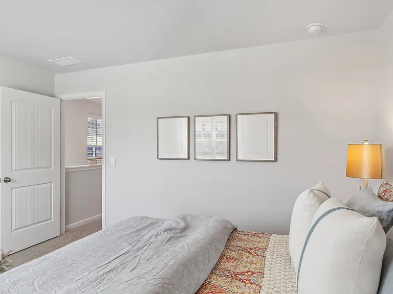 1024 Keyes Pl — Photo 39