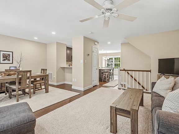 3rd image of 1907 Windjammer Way