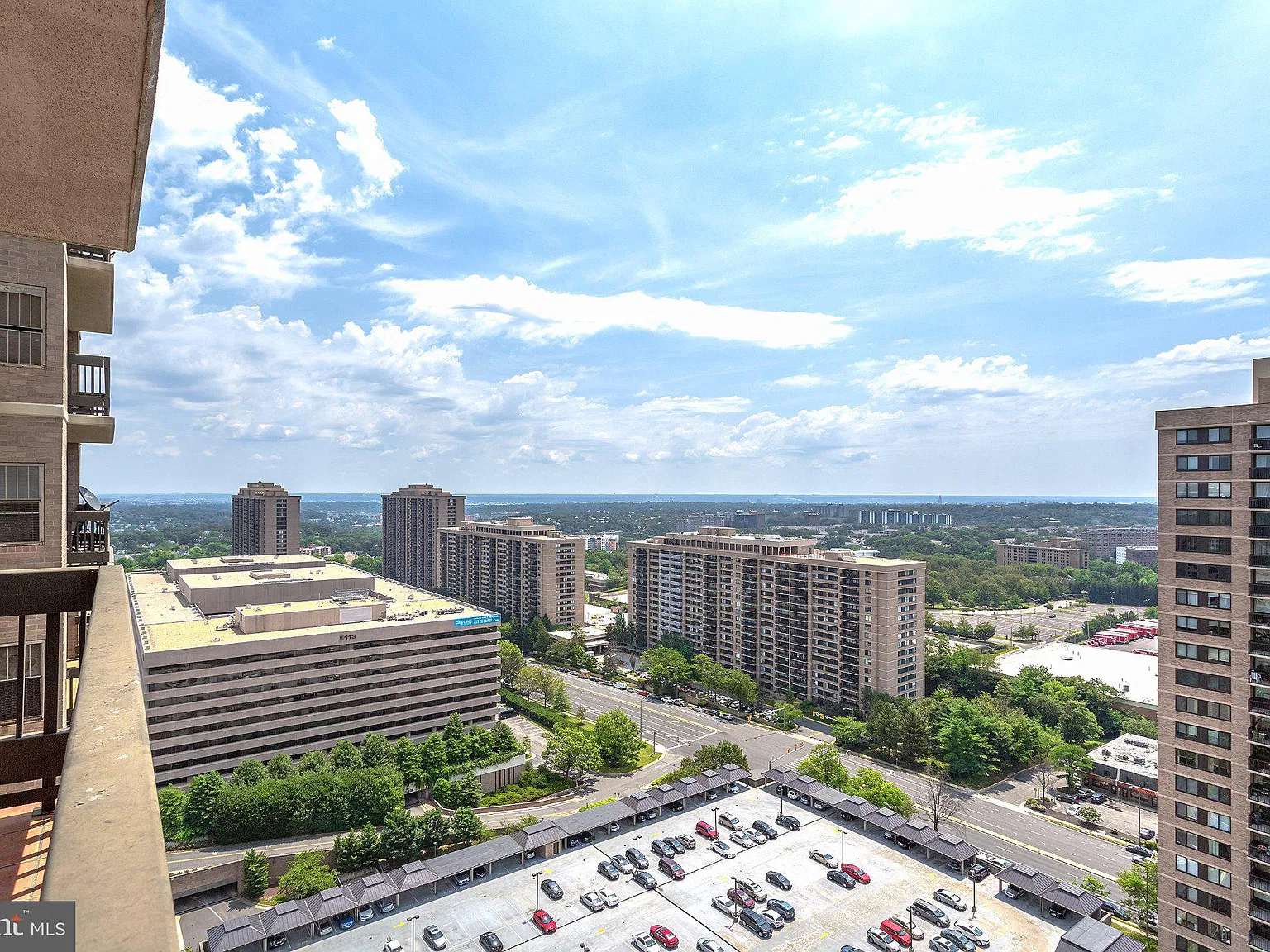 Skyline Square Condo — Photo 2