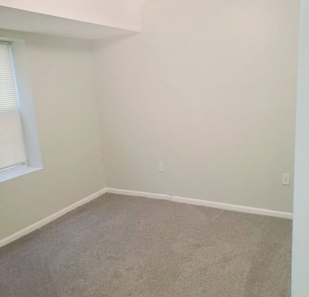 5th image of 231 Badger Ave #1