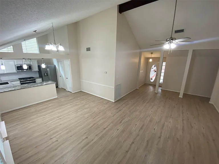 33 N Rain Forest Ct — Photo 3
