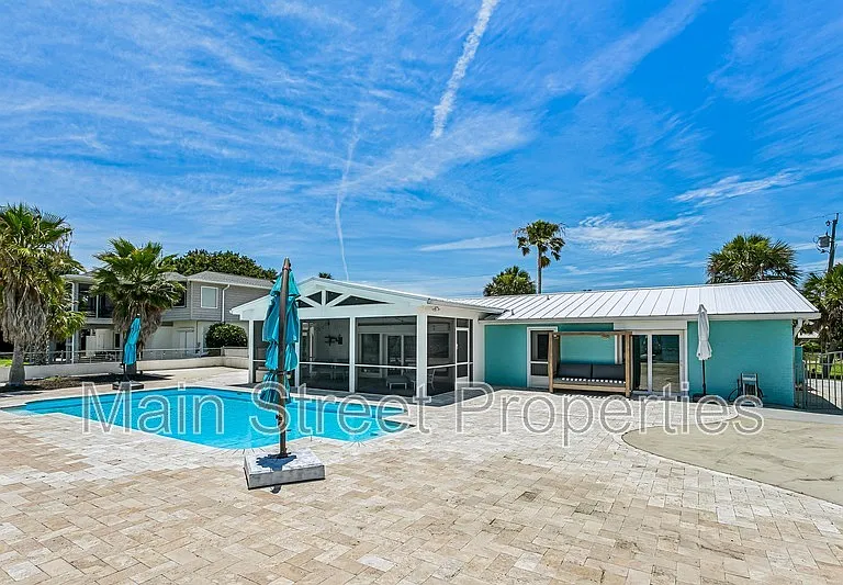 231 Sabine Dr — Photo 4