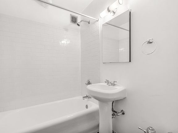 5th image of 310 E 44th St APT 409
