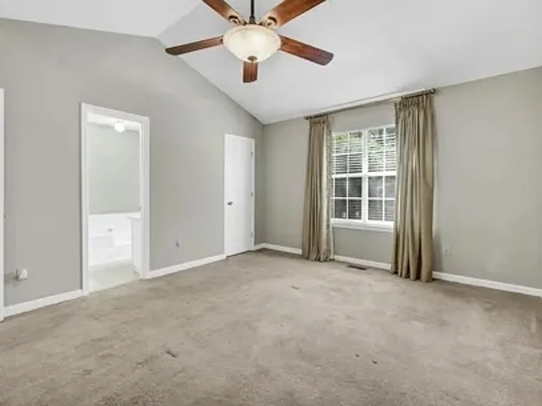 910 Sweet Thorne Rd — Photo 10