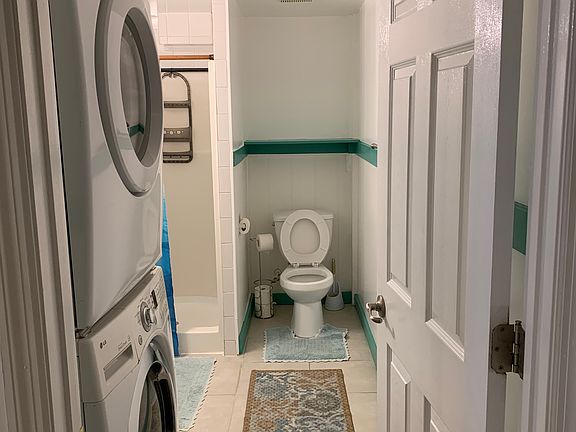 5th image of 10 Flagler Dr #1