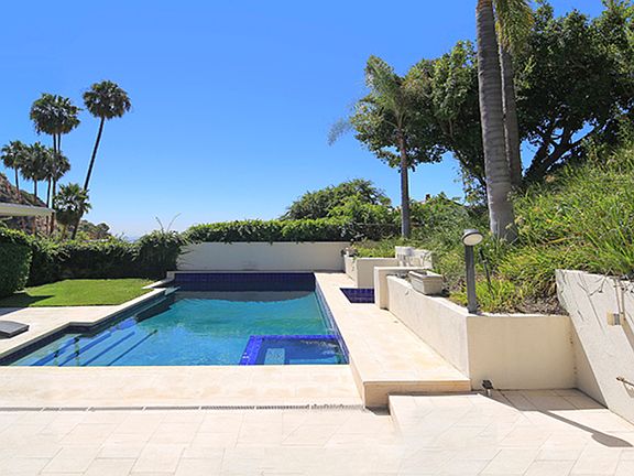 5th image of 1733 N Doheny Dr