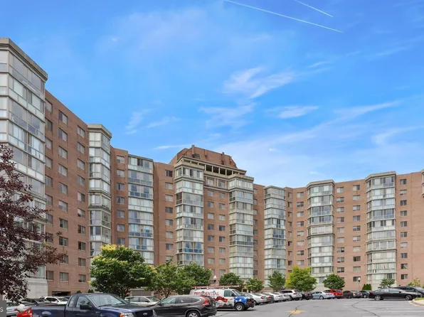 3200 N Leisure World Blvd APT 903, Silver Spring, MD 20906