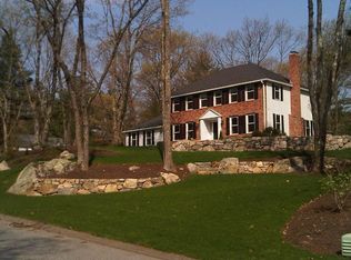 182 Raleigh Tavern Ln, North Andover, MA 01845