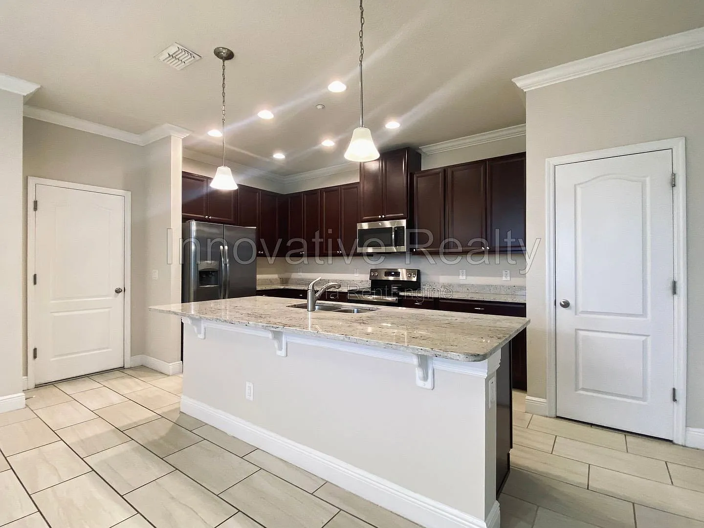 3 bed, 2.5 bath, 1787 sqft, $2,580 — Photo 3