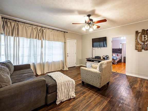 3rd image of 116 Haslam St
