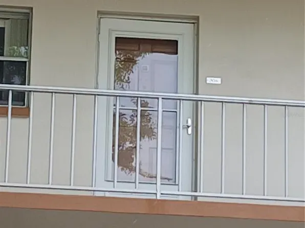 5880 38th Ave N APT 304, Saint Petersburg, FL 33710