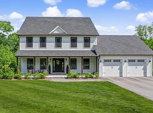 7 Valerie Ln, Derry, NH 03038