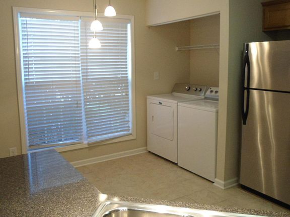 3rd image of 1182 Long Hollow Pike APT C2