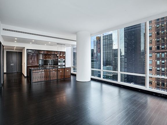 3rd image of 157 W 57th St APT 40C