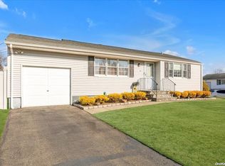47 Sheldon Pl, Commack, NY 11725