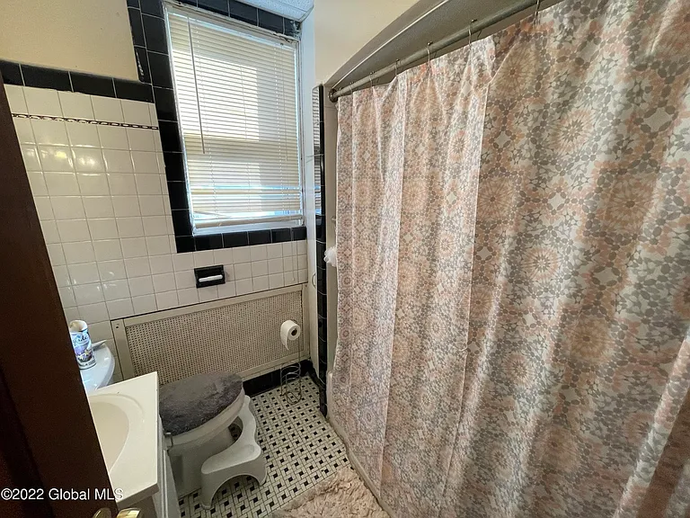 441 Hudson Ave #2 — Photo 5