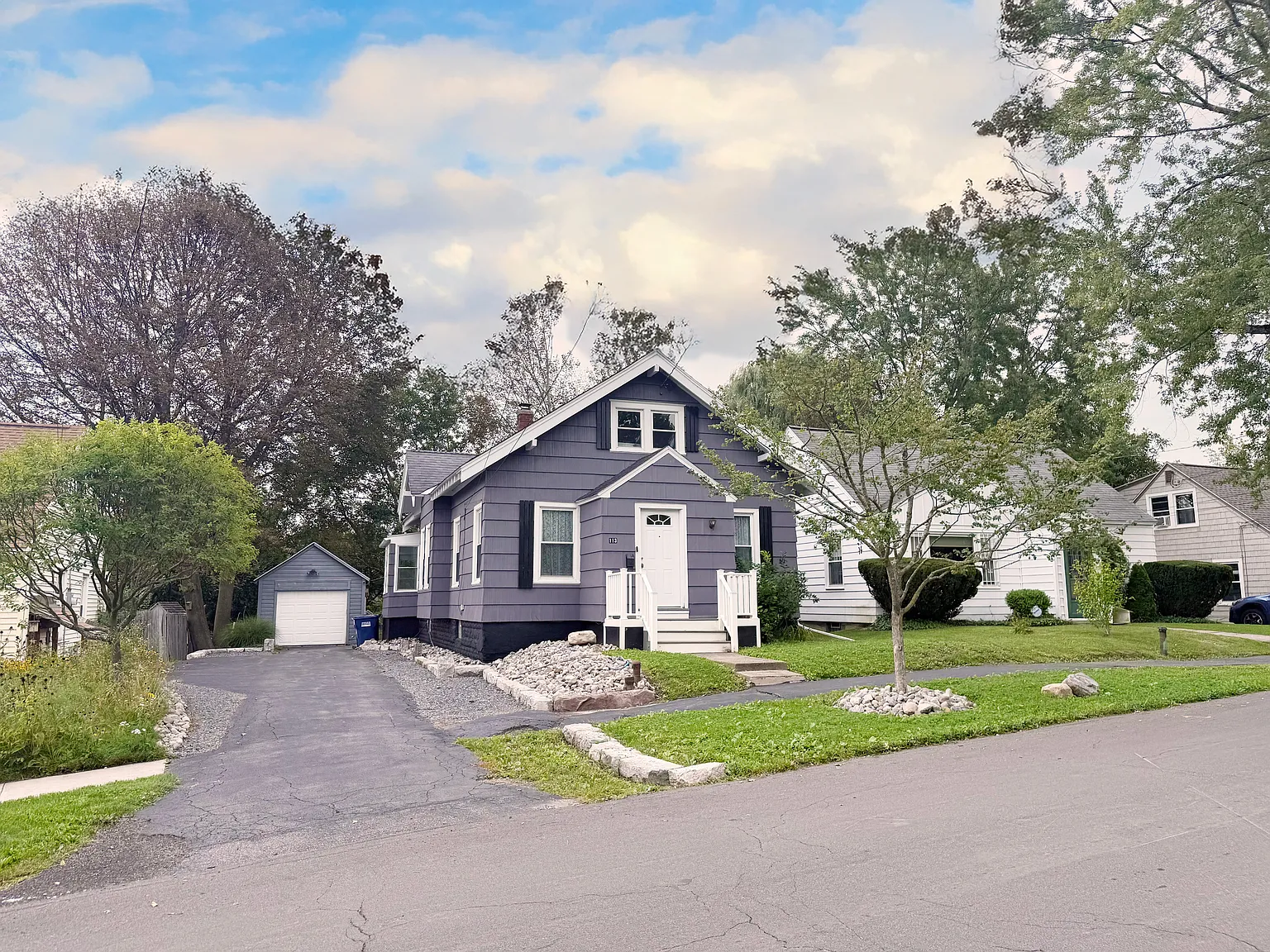 4 bed, 1.5 bath, 1800 sqft, $3,200 — Photo 1