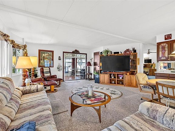 5th image of 210 PALM MEADOWS DR